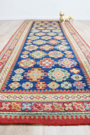 Vintage loper met Oosters decor. Lang Boho tapijt / kleed met bloemen