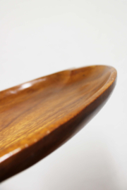 Houten vintage schaal in vis vorm. Retro bordje