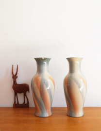 Set aardewerk vintage vazen, zalmroze / grijs. Retro vaas, West germany