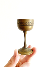 Koperen vintage dienblad met 11 likeur " glaasjes'.
