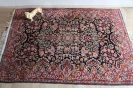 Handgeknoopt Oosters kleed. Vintage Perzisch tapijt met bloemetjes