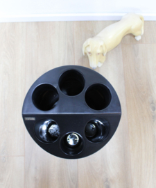 Bruine vintage Manade paraplubak. Retro Space Age parapluhouder