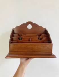 Klassiek houten postbakje, antiek look. Retro desk organzier / pennenbak