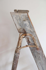 Toffe houten vintage schilderstrap. Stoere industriele retro ladder/trap