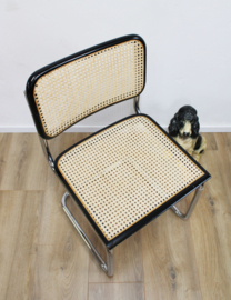 Zwarte vintage stoel - Cesca - Marcel Breuer stijl. Retro design sledestoel