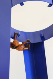 Blauwe design kapstok - Chase G - Michiel van der Kley voor Van Esch.