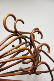 5 rotan vintage kledinghangers. Set retro kleerhangers / bamboe kapstok