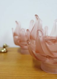 Set vintage lampenkappen van roze glas. Art Deco stijl kapjes, Murano?