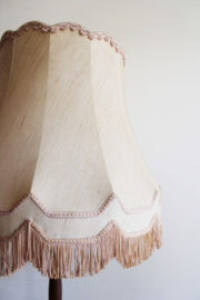 Royale vintage schemerlamp met kap. Retro vloerlamp a la oma.