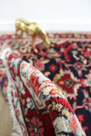 Kleurrijk handgemaakt vloerkleed. Roze vintage tapijtje / deur / badmat