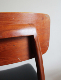 Set van 2 teakhouten vintage stoelen - Wébé? Mid Century etro design stoelen.