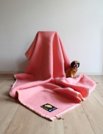 Grote roze wollen vintage deken. Grote retro sprei/plaid -  195 x 222 cm.