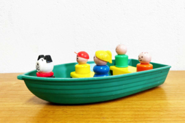 Vintage boot van Fisher Price -1988. Retro speelgoed bootje met 5 poppetjes