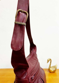 Italiaanse rood lederen vintage handtas - Carol. Bordeauxrode leren schoudertas.