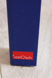 Blauwe design kapstok - Chase G - Michiel van der Kley voor Van Esch.