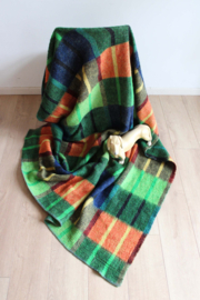 Groen / oranje geblokte vintage deken. Geruiten wollen retro sprei
