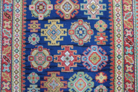 Vintage loper met Oosters decor. Lang Boho tapijt / kleed met bloemen
