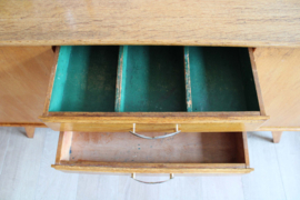Houten vintage dressoir. Retro  Mid Century kast / sideboard