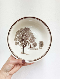 Twee aardewerk vintage schaaltjes met bomen. 2 retro kommetjes / borden