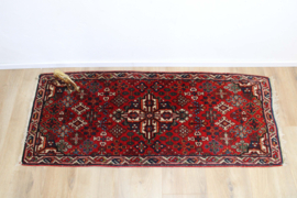 Handgemaakt vintage vloerkleed. Oosterse rode loper / deurmat