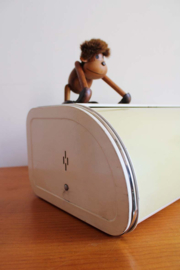Vintage Brabantia broodtrommel met geel deksel. Groot retro bewaarblik