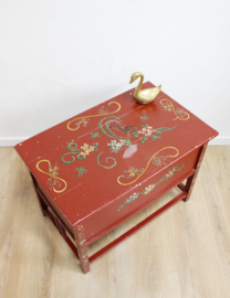 Unieke Hindeloopen kist. Houten vintage speelgoedkist.