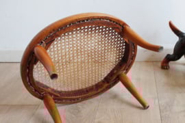 Vintage voetenbankje, nr. 1 Thonet? Antiek bankje van hout en webbing.