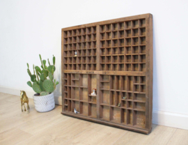 Originele antieke houten letterbak. Vintage mini-museum/ typeset drawer