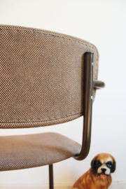 Vintage desk chair met armleggers. Retro design stoel, Gispen stijl