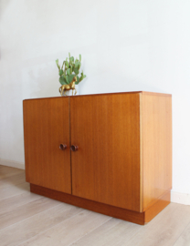 Houten vintage Omnia dressoir. Retro design kast, jaren 80