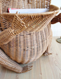 Vintage rotan kikker mand - Olivier Cajan. Retro design lectuurbak