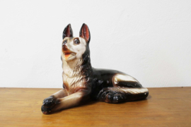 Groot gipsen honden beeld. Vintage herdershond beeldje / sculptuur
