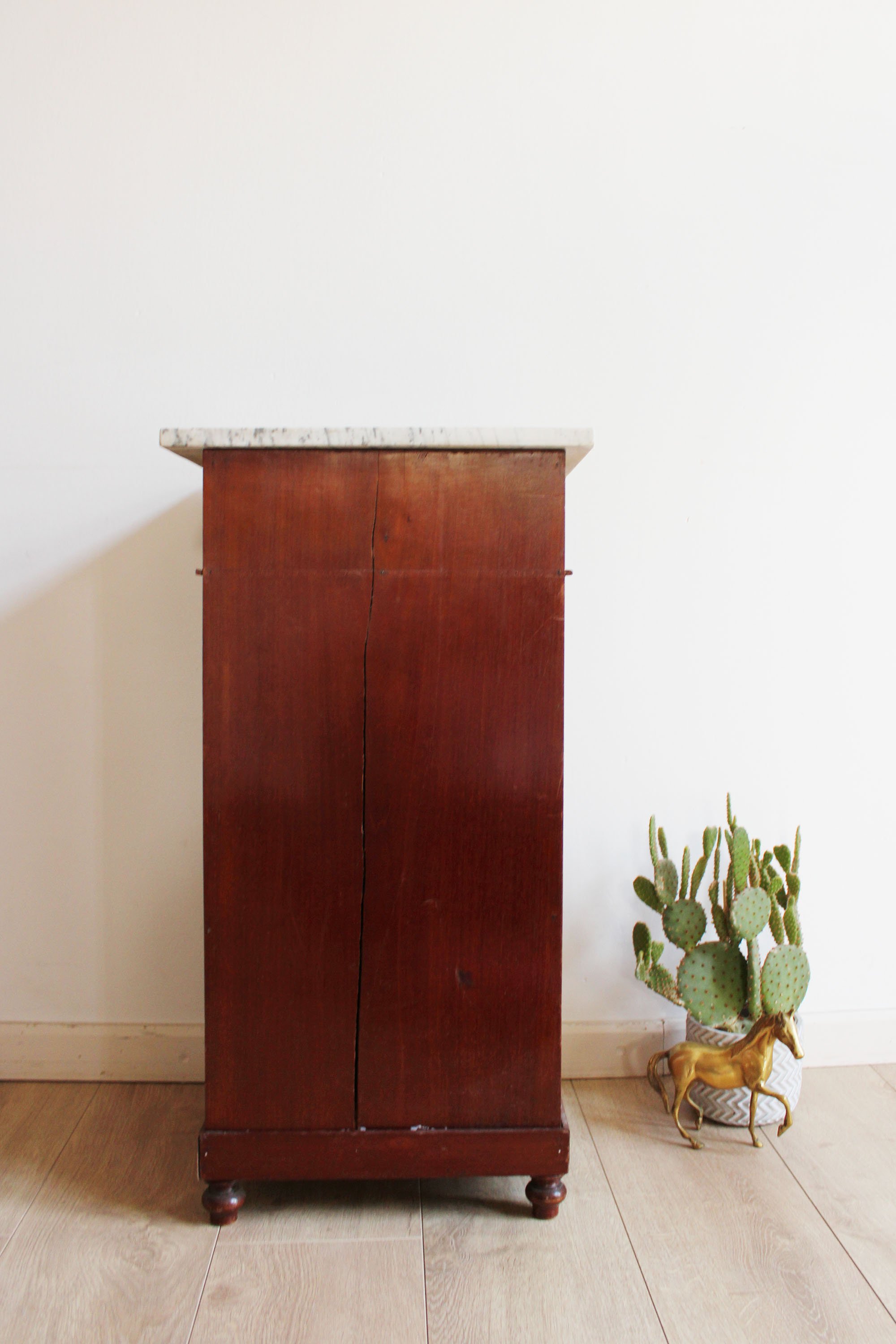 Antiek kastje met marmeren blad, Biedemeier? Houten vintage nachtkastje