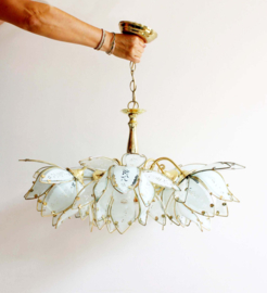 Goudkleurige lotus lamp.  Vintage kroonluchter met bloemen / plafondlamp