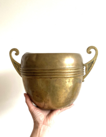 Grote antieke koperen pot. Oude vintage bloempot / ketel met oren.