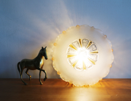 Art Deco stijl plafond / wand lamp. Vintage plafonnière van dik glas.