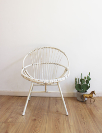 Wit vintage rotan stoeltje -Rohe Noorwolde. Rieten retro fauteuil