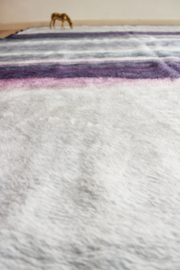 Tweepersoons vintage deken van Didas. Retro vegan sprei van dralon, blauw / paars