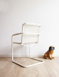 Witte vintage buisframe stoel, Tecta stijl. Retro design stoel