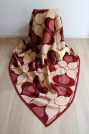 Grote vintage deken van Didas. Retro sprei van dralon, beige / wijnrood