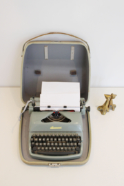 Mintgroene vintage typmachine in koffer. Retro schrijfmachine - Supermetall