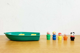 Vintage boot van Fisher Price -1988. Retro speelgoed bootje met 5 poppetjes