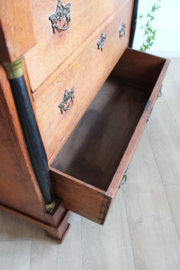 Antieke houten (eiken?)  ladekast. Empire stijl vintage kast / commode