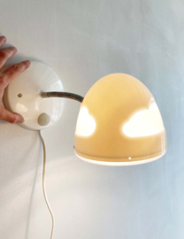 Wit wolken wandlampje Skojig - Ikea. Retro kids lampje met wolkjes