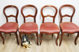 Set van 4 antieke (?) Barok stoelen. Vintage Queen Ann stoeltjes