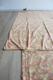 Vintage bloemetjes dekbedovertrek. Oranje / groen / bruin retro beddengoed