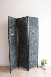 Rieten vintage kamerscherm. Zwarte retro / Boho roomdivider.