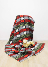 Wollen vintage deken, grijs - groen -rood. Retro sprei / plaid met grafisch patroon.