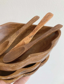 3 houten schaaltjes met lepels. Drie vintage bakjes / kommetjes