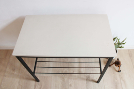 Vintage bijzettafel - Pastoe stijl. Retro design tafeltje / side table